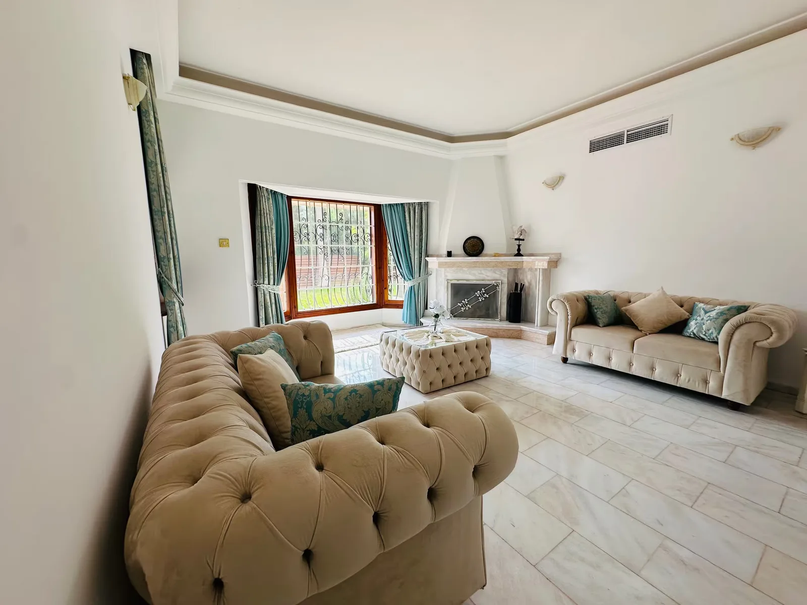 Grand four-bedroom villa with private pool, Çatalköy — عکس 9