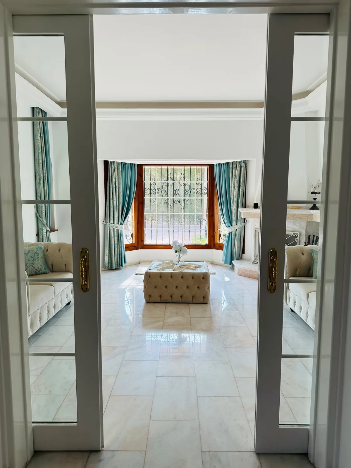 Grand four-bedroom villa with private pool, Çatalköy — عکس 12