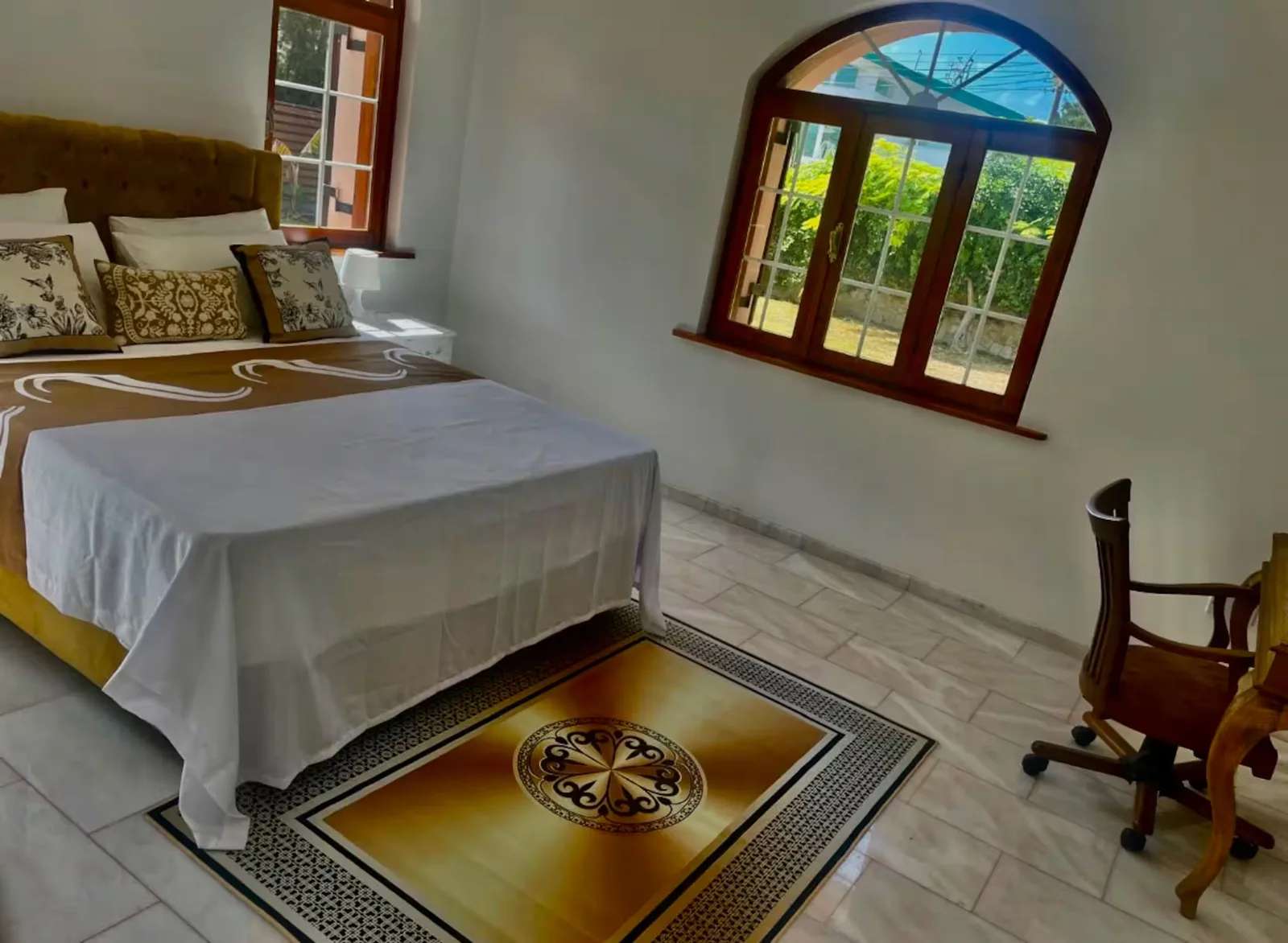 Grand four-bedroom villa with private pool, Çatalköy — عکس 19